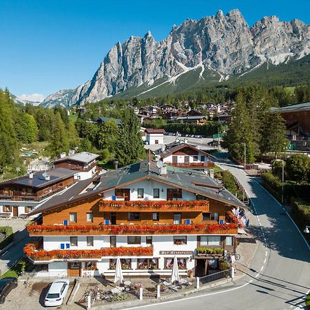 Barisetti Sport Hotel Cortina dʼAmpezzo Extérieur photo