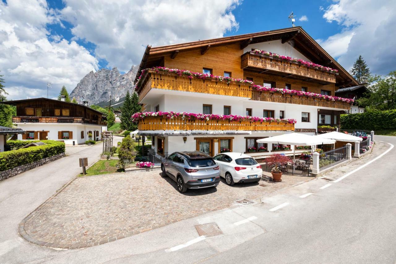 Barisetti Sport Hotel Cortina dʼAmpezzo Extérieur photo